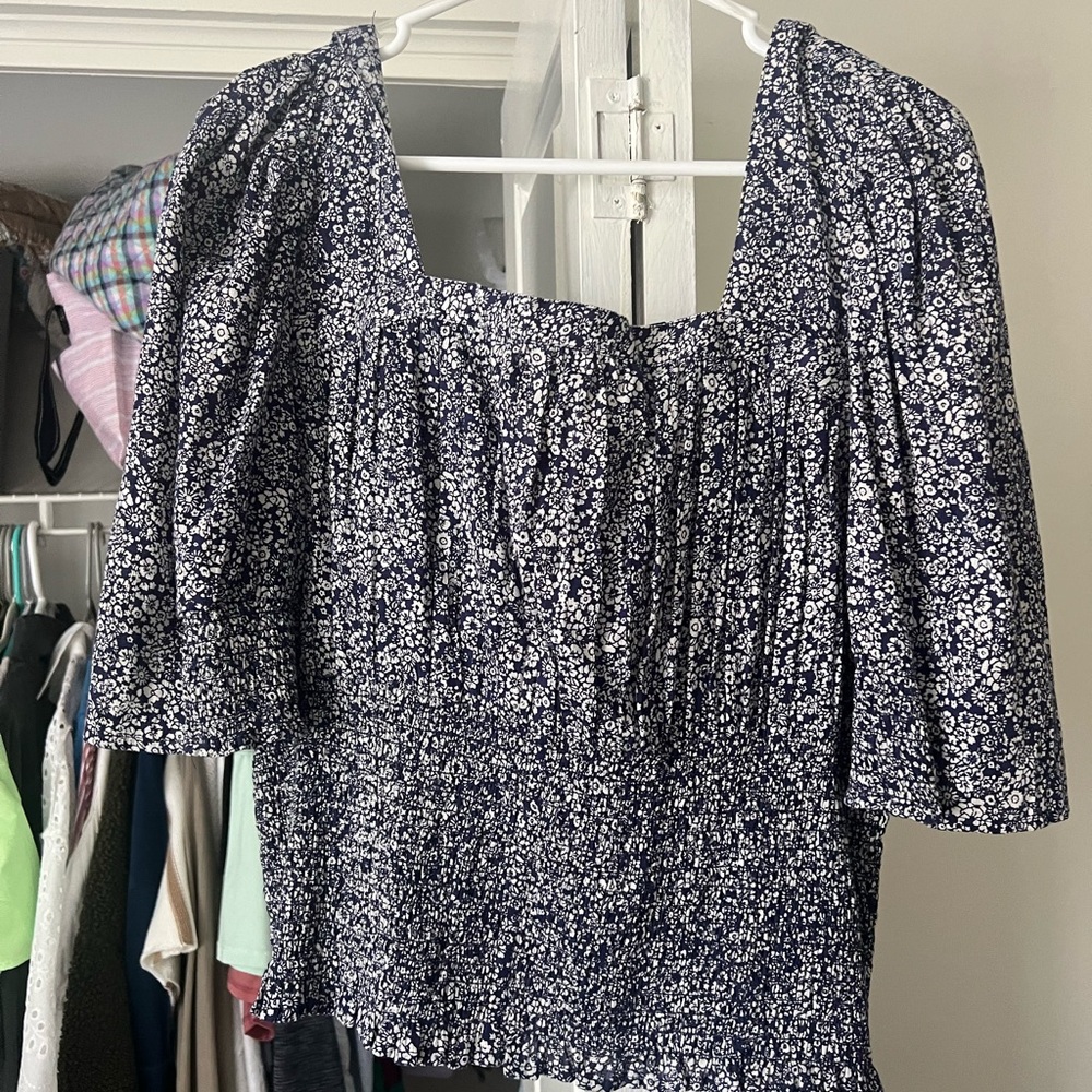 universal threads top